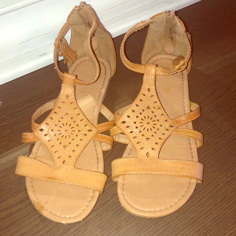 American eagle sandals